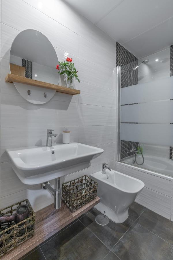 Tuguest Postigo I Catedral Apartment - Free Parking Гранада Экстерьер фото